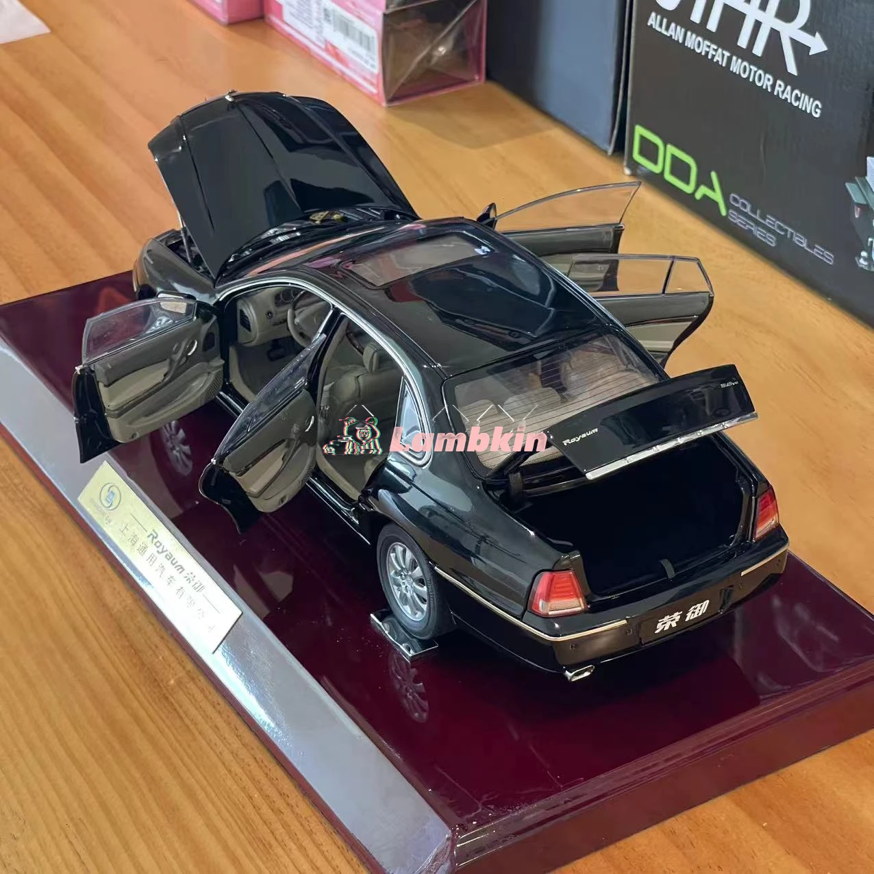 original 1:18 For GM buick Royaum 2005 Car Model Black Out of Print Only One Old Classic Gift Box Deluxe Edition Rare