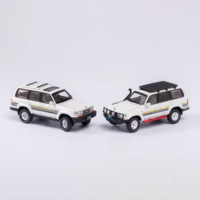 KengFai 1:64 Scale TYT LC80 SUV จําลองรถโลหะรุ่น STATIC คอลเลกชันตกแต่งวันหยุดของขวัญของเล่นของขวัญของที่ระลึก