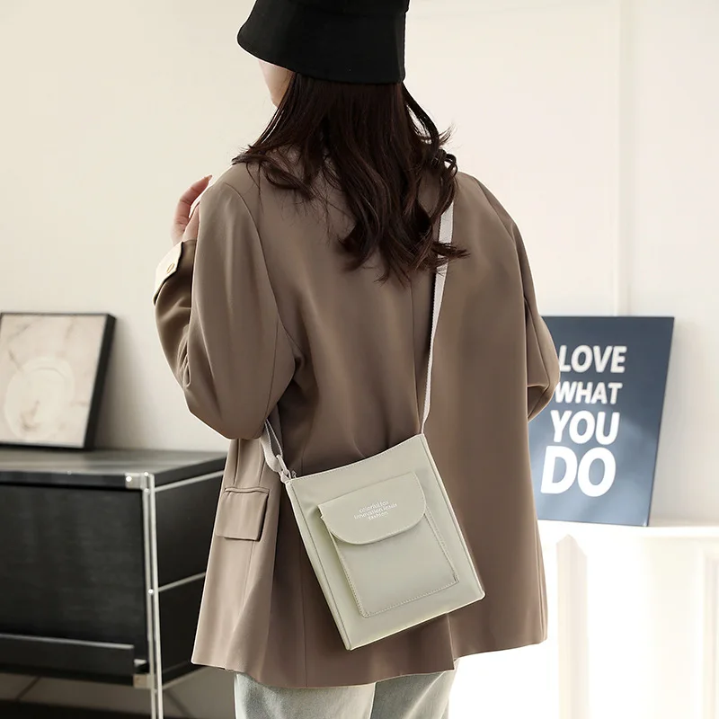 

New 2025 versatile, lightweight and simple shoulder crossbody bag for women's leisure commuting phone bag