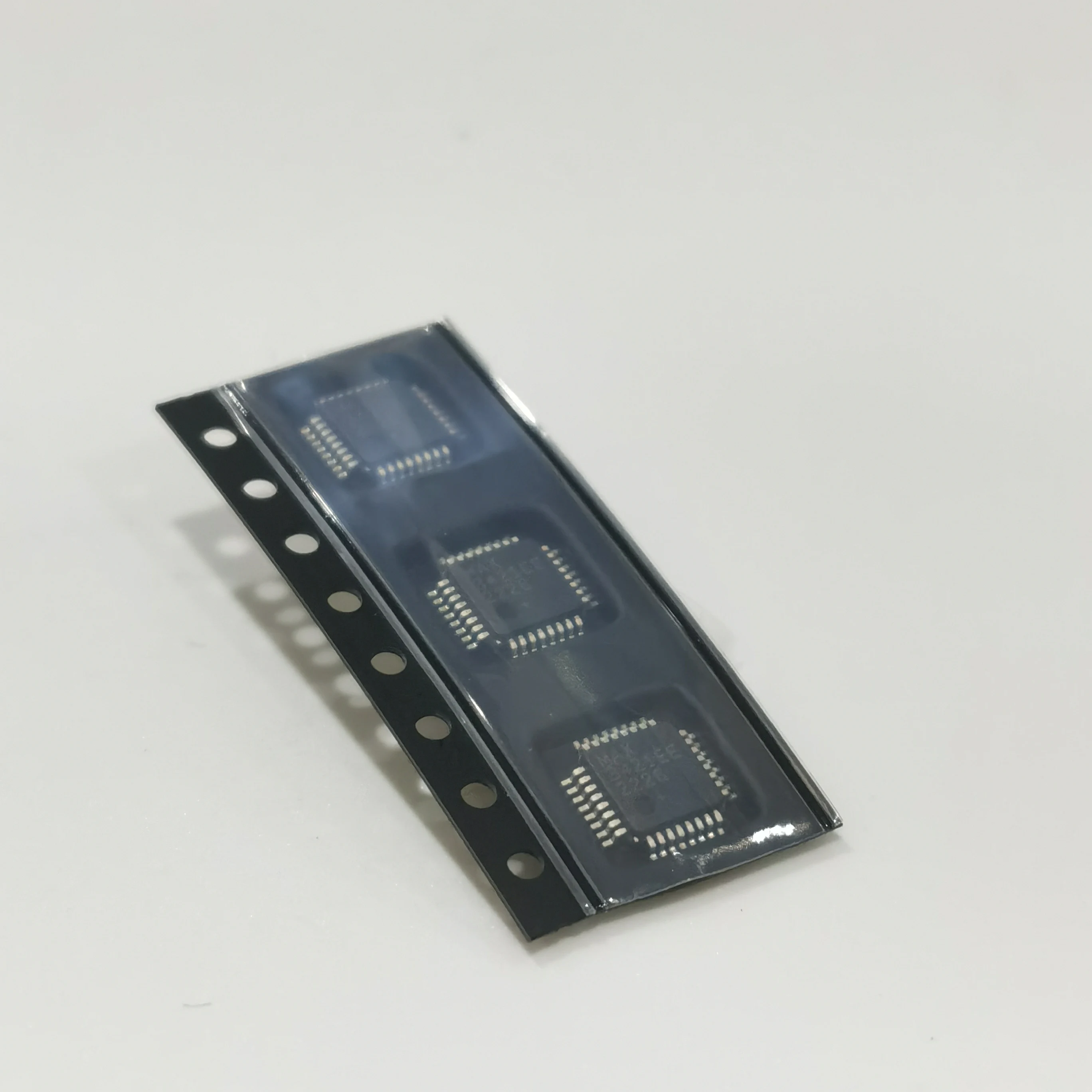 MAX3421EEHJ+T USB interface controller chip