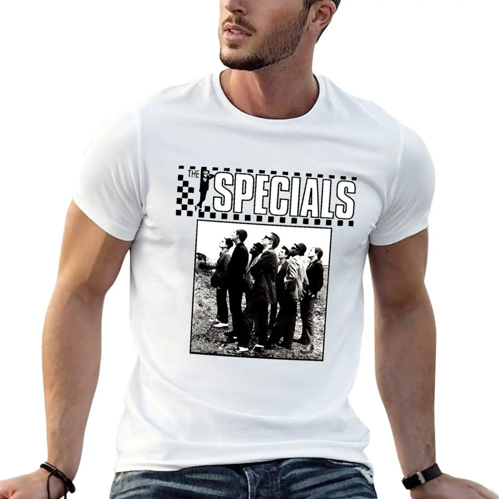 The Specials Band, populaire avec de nombreuses chansons et albums, a étonné mais leur fin a eu un fin rapide. Le t-shirt The Specials.
