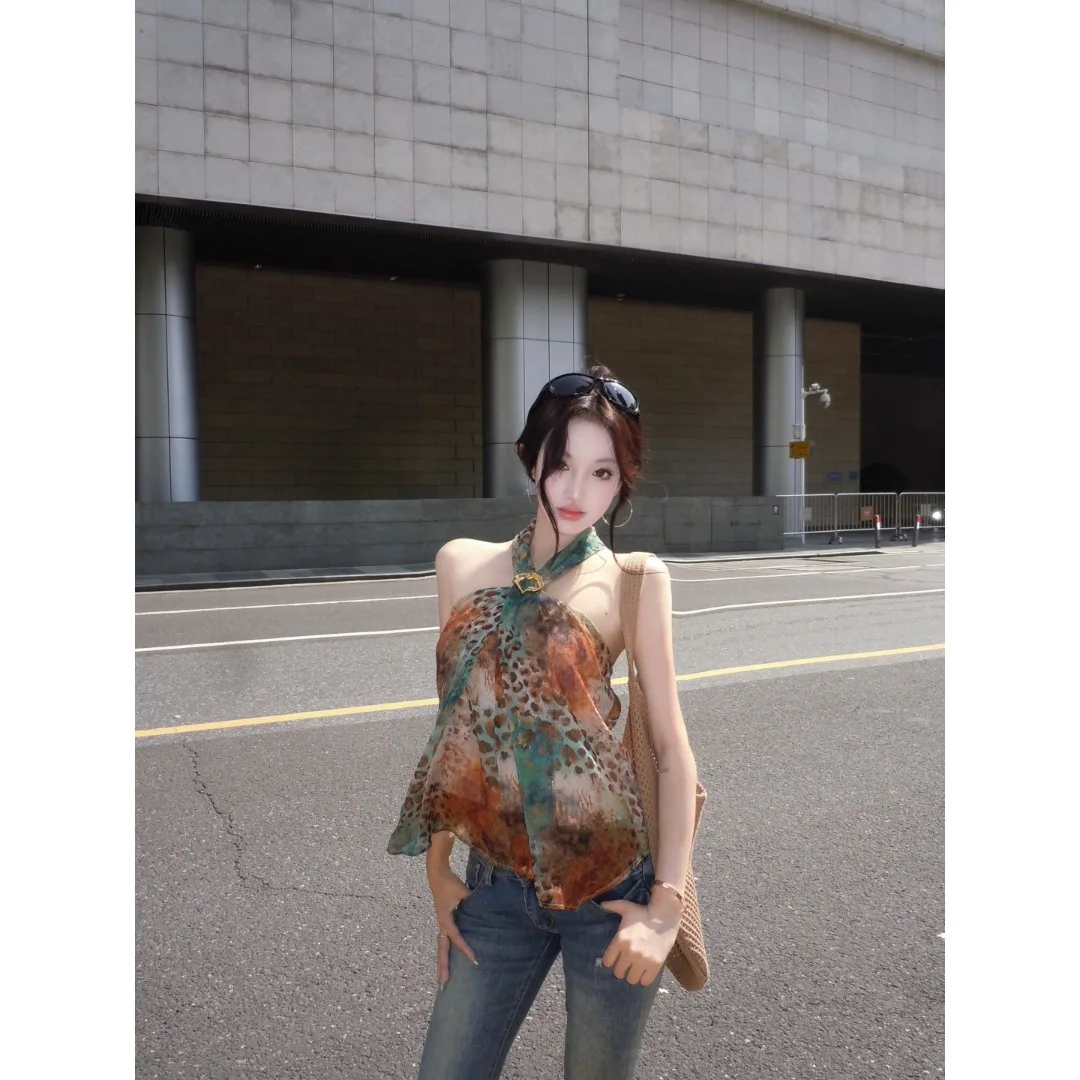 

Millennium Leopard Print Halter Neck Printed Top Women's High Quality Short Sleeveless Fashionable Summer New Arrival