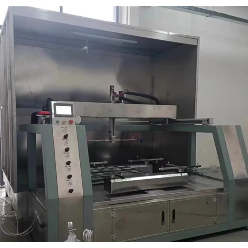 Vollautomatische Farbspritzmaschine. Spritzmaschine für hin- und hergehende Ebene. Automatische Spritzmaschine mit fünf Achsen