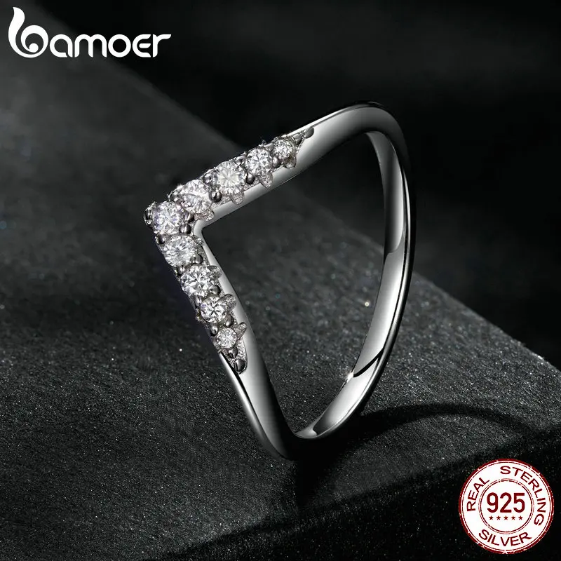 Bamoer V-shape Moissanite Ring Delicate Lab Diamond Ring 925 Sterling Silver for Women Engagement Wedding Jewelry