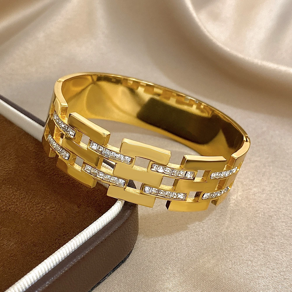 

Inlaid Zircon Stainless Steel Round Wide Bangle Bracelet for Women New Waterproof Hollow Out Geometry Open Spring Bangle