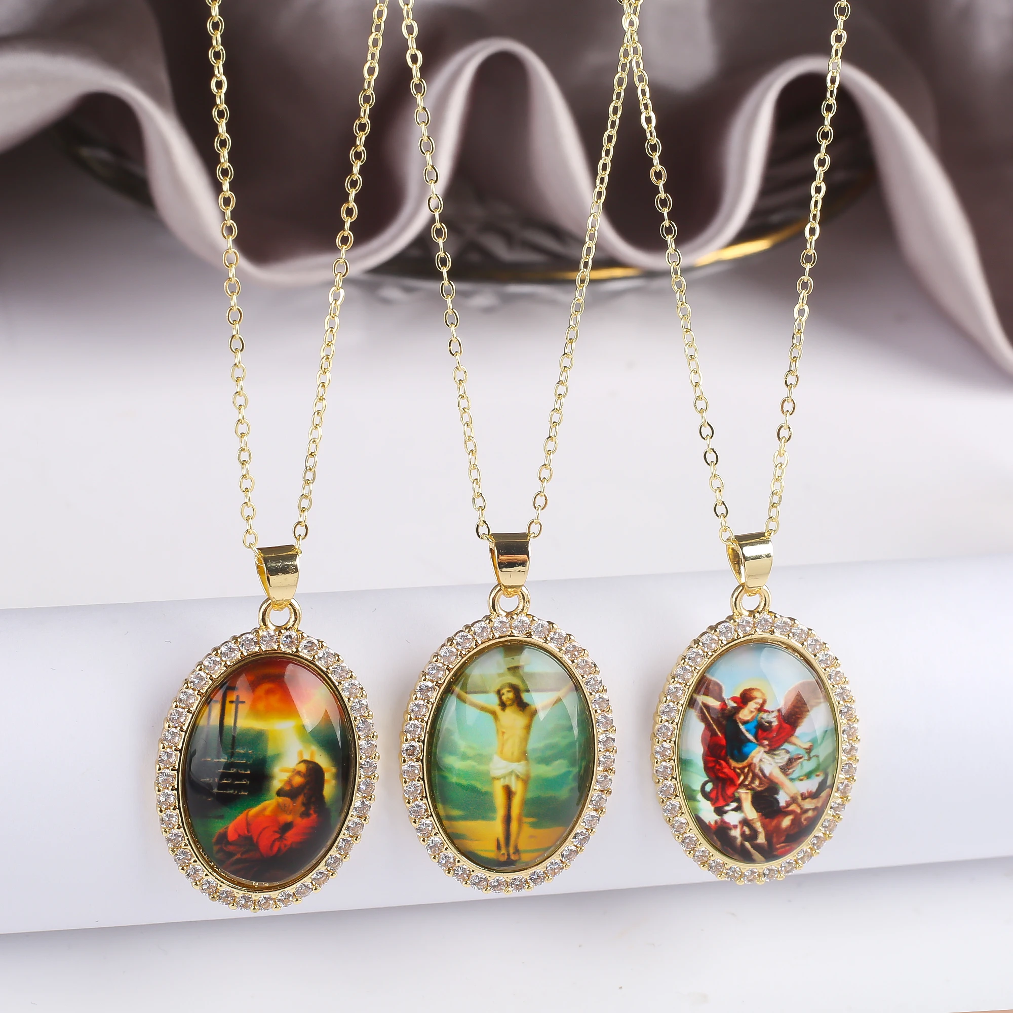 Shiny Zirconia Religious Character Oval Pendant Necklace Luxury Party Birthday Jewelry Accessories for Woman Girl Daily Wear