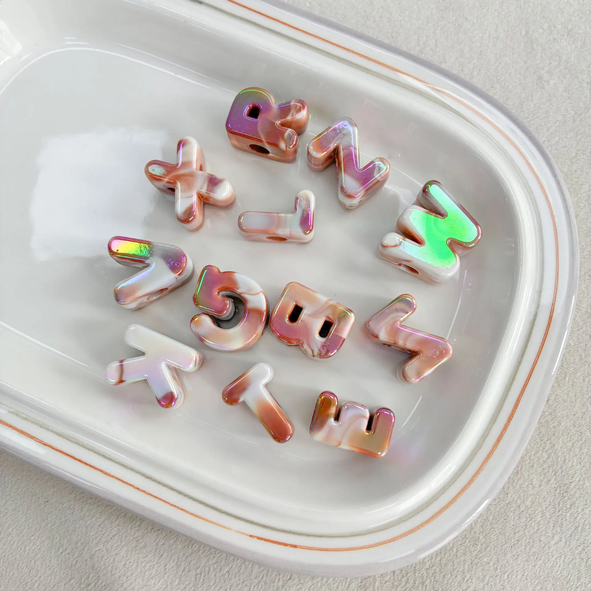 26-100 Stück Acryl-Alphabetperlen mit großem Loch, zweifarbig, irisierend, UV-beschichtet für DIY-Handykette, Schlüsselanhänger, Schmuckherstellung, lose Perlen – Detail 8