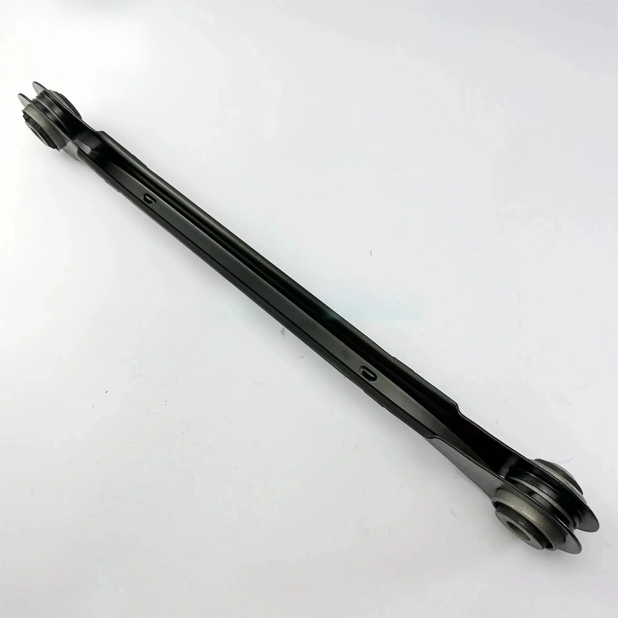 

7P0501529 7P0501530 95833104500 95833104600 Steering Tie Rod Rear Swing Arm Chassis Assembly Replacement Components