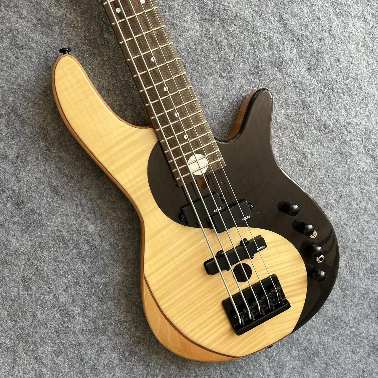 Customized electric guitar bass factory, headless guitar, exquisite quality, fast and free shipping  @2