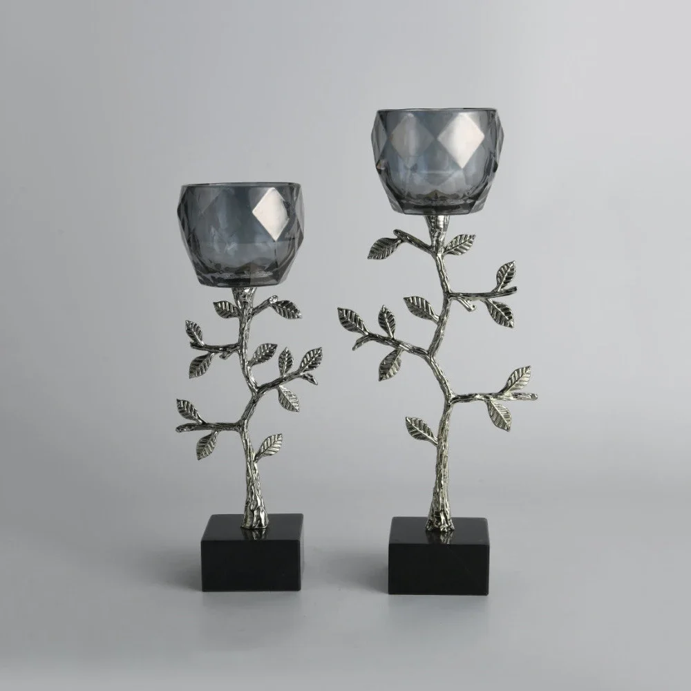 Nordic Light Luxury Metal Candle Holder Elegant Dining Room Tabletop Romantic Aromatherapy Centerpiec Candle Holder