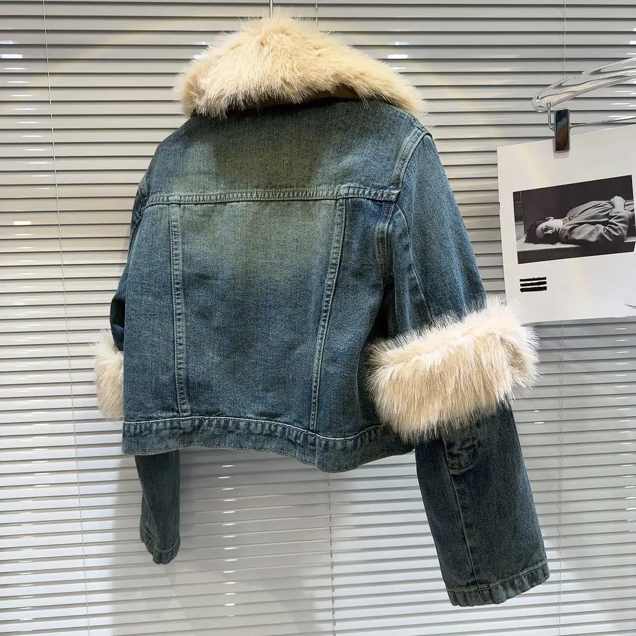 Winter Cotton Lined Inner Short Denim Jacket Women Warm Thick Button Jacket Female Natural Big Fur Collar Parka Outwear Overcoat