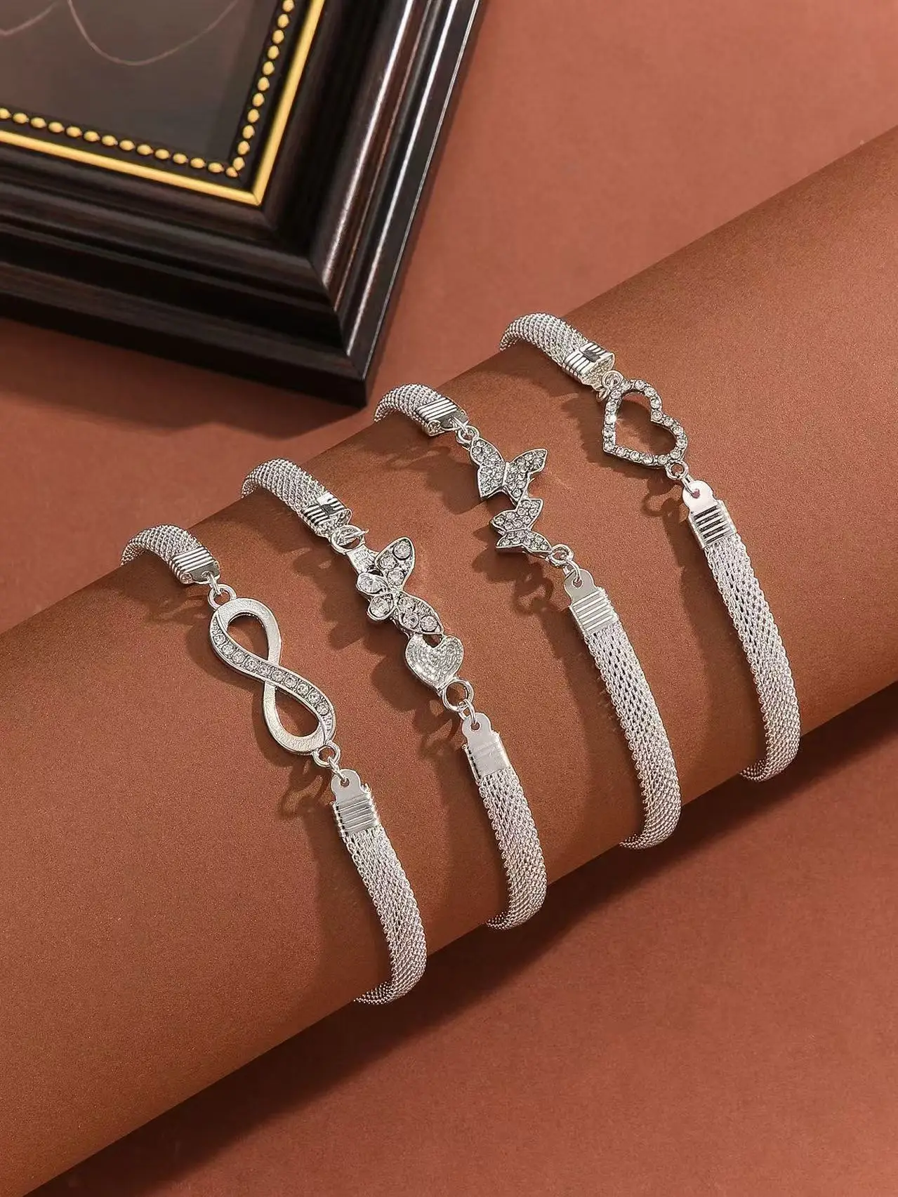 4PCS Fashion High Quality Retro 8-shaped Butterfly Shining Zircon Women's Stackable Bracelet and Foot Chain, Suitable for Women'