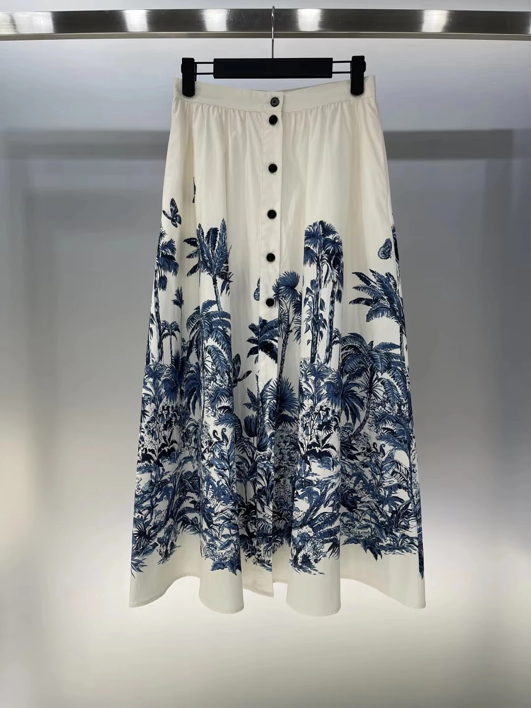 

Designer Brand New Arrival Coconut Tree and Butterfly Ink Painting Print Button Skirt