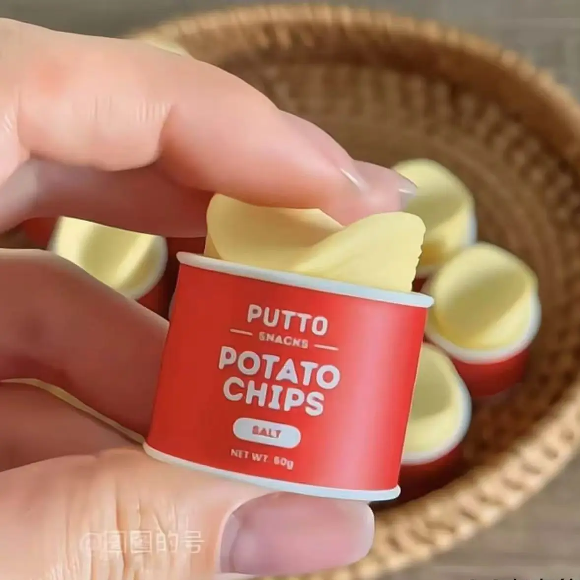 3D Printed Potato Chip Clicker Fidget Toy Stress Relief Sensory Toy Cute Bag Charm Keychain Funny Desk Gadget Gift for Adults Ki