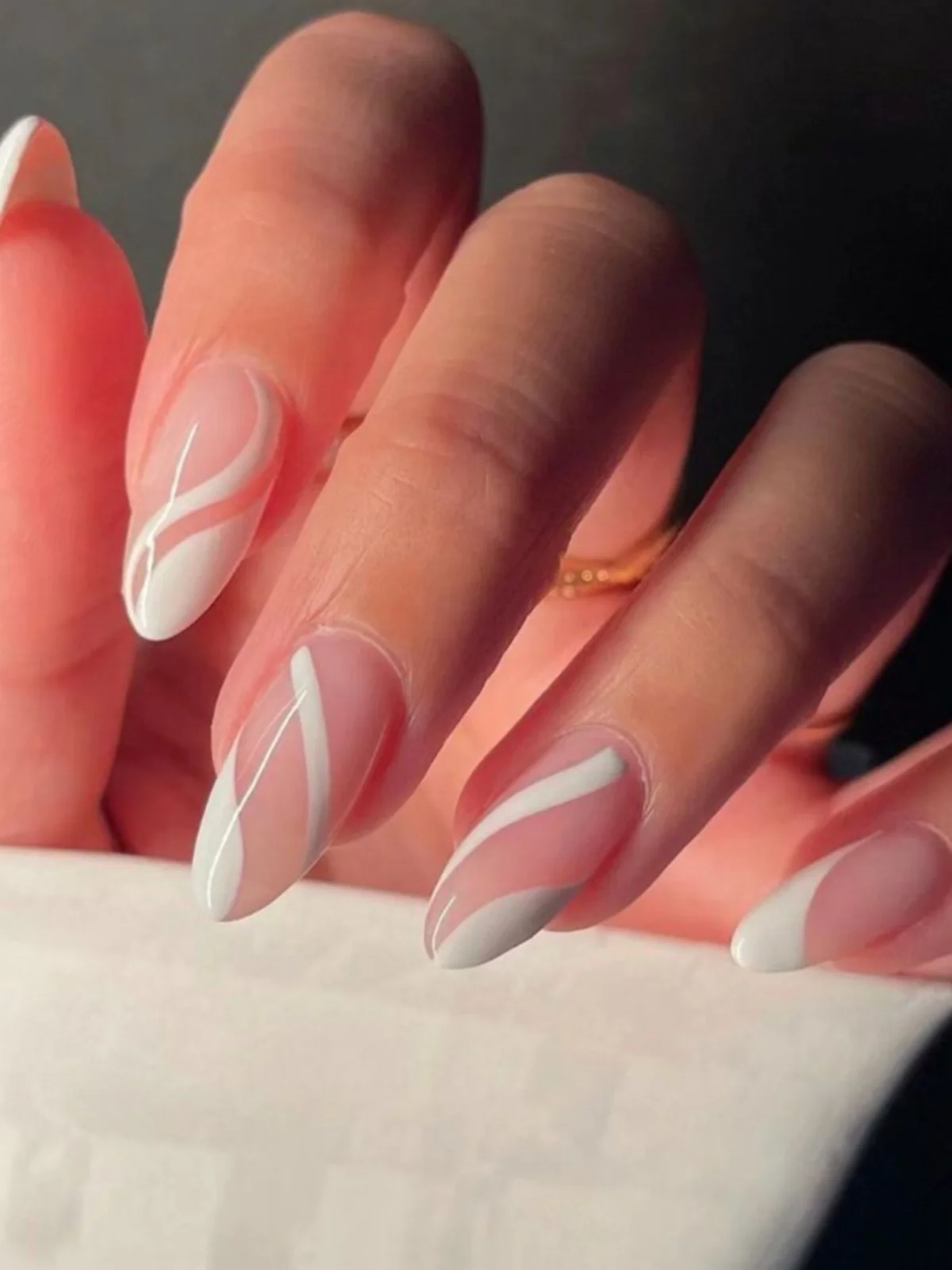 

Миндальные накладные ногти Ele Curve Arp Pointed, носимые накладные ногти, простые трансграничные украшения для дизайна ногтей для любых лыж...