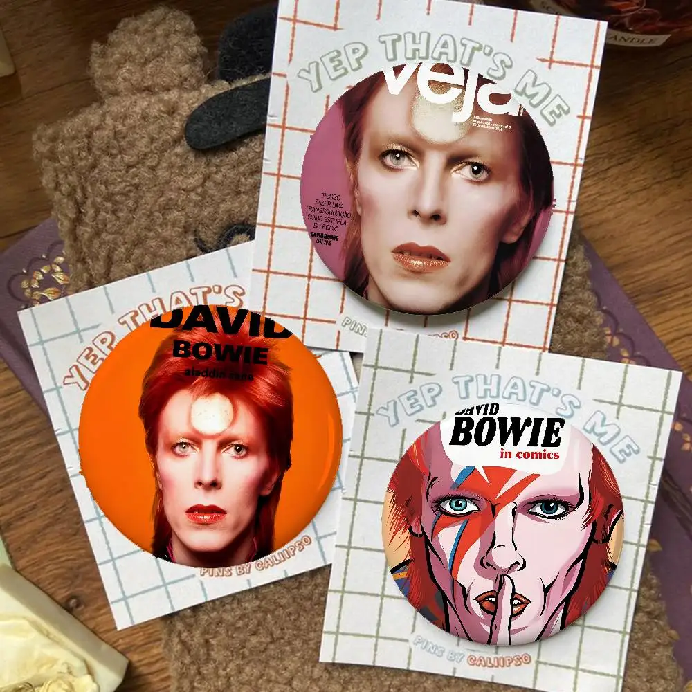 مغني الروك البريطاني D-David_B-Bowie شارات زر PinsBrooch الإبداعية يقتبس شارة الملابس على ظهره مجوهرات هدية للأصدقاء