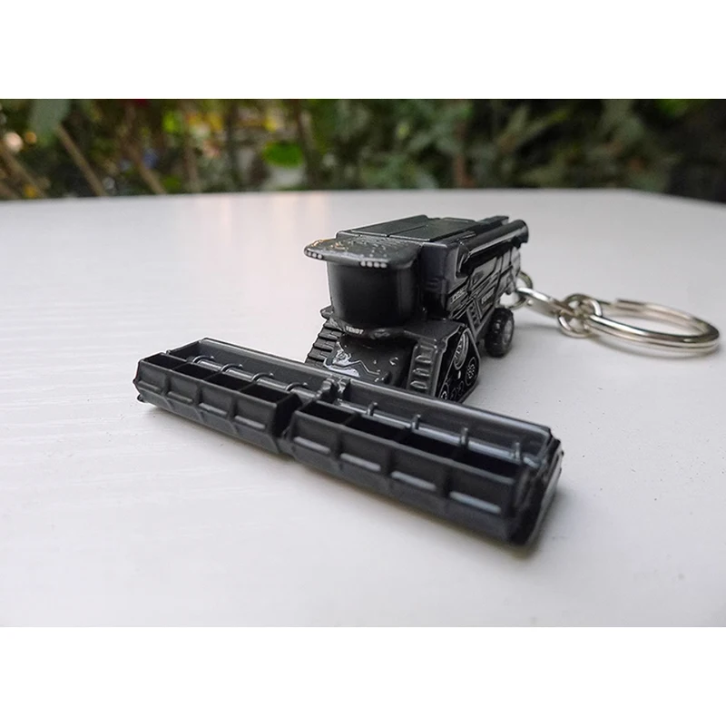 5cm Long UH Diecast 1:128 Scale Fendt 9T Limited Edition Harvester Keychain Alloy Model Collection Decoration Gift Toys Display