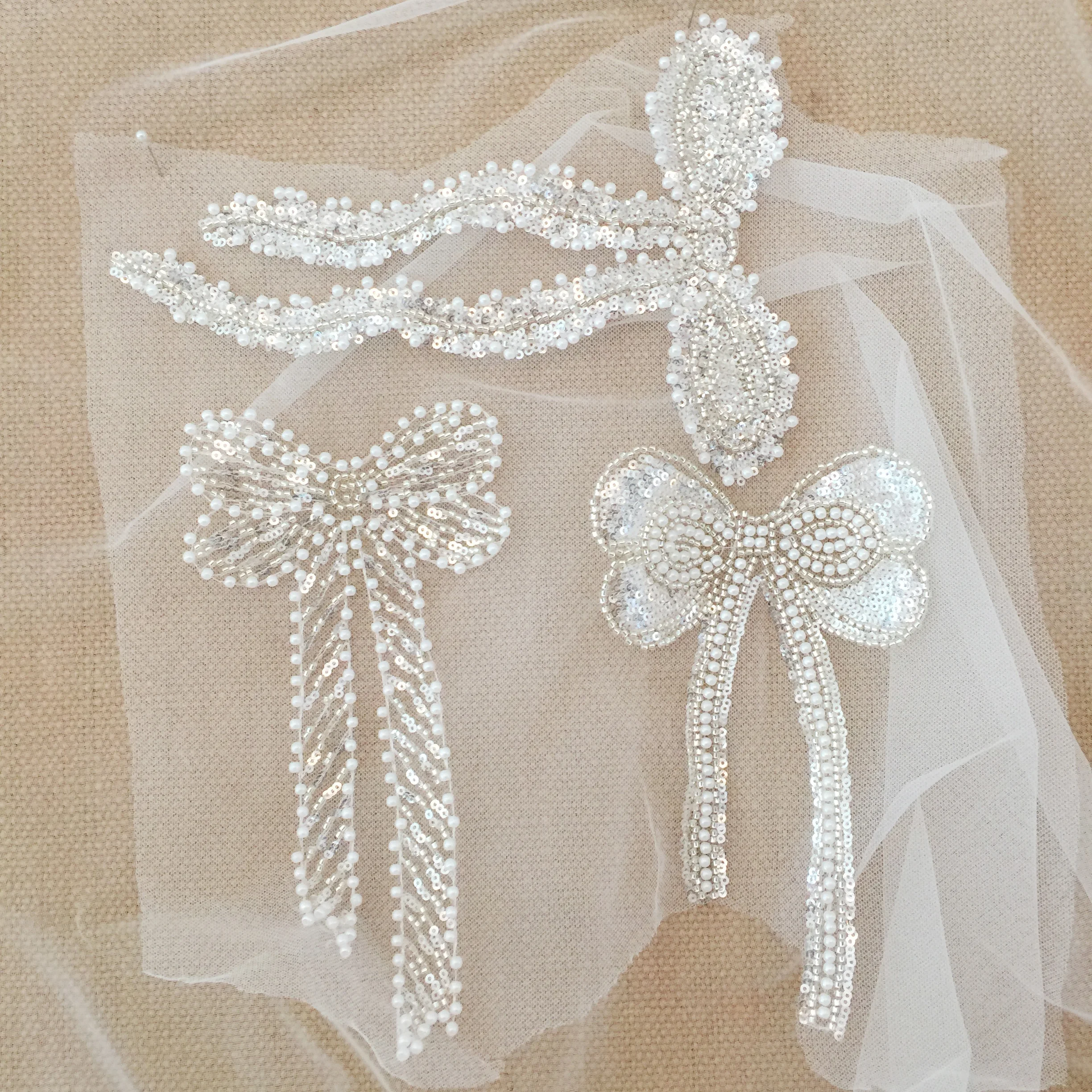 Eleganti applicazioni in pizzo a rete con fiocco in paillettes con perline, velo da sposa, design per copricapo per bambini, toppe carine, accessori