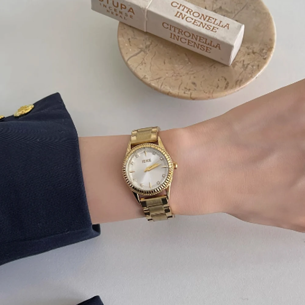 Fashion temperament minimalist luxury retro round dial with gold strap with quartz women's watch