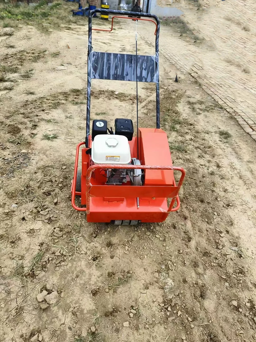 Engine Driven Garden Lawn Aerator Golf Course Lawn Punching Machine Core Equipment for Drilling Grass