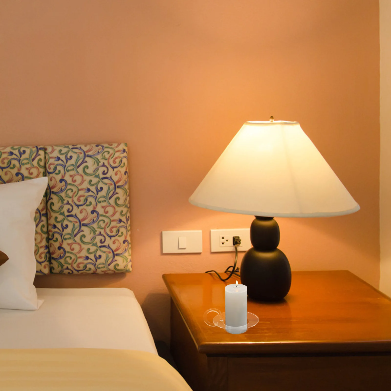 

Decorative Glass Candlestick Vintage Style Holder for Living Room Dining Room Desk Home Craft Ornament Glass Candleholder