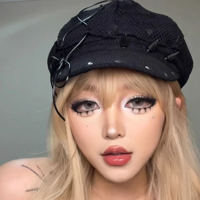 Y2K Harajuku القوطية لوليتا سبايكر الشيطان قبعات بيريه للنساء أربعة مواسم Steampunk فتاة معدنية الشرير حاد مسمار قبعة الزخرفية
