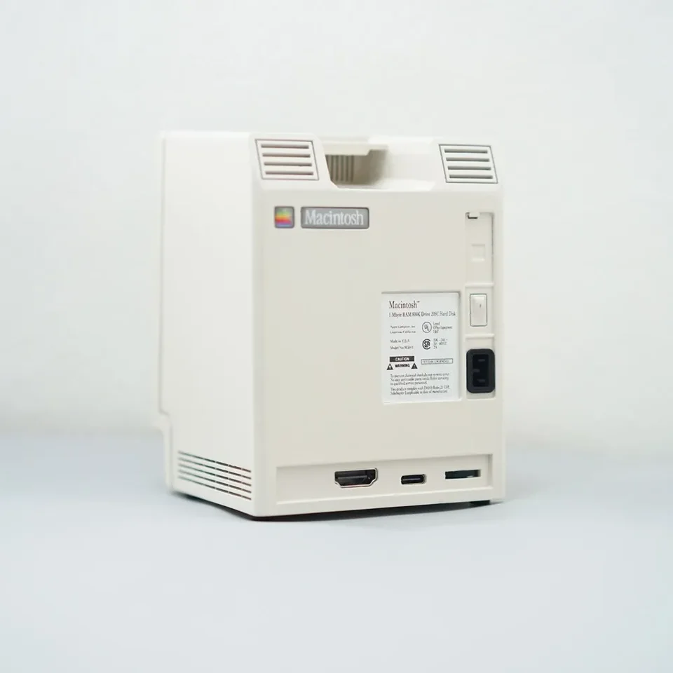 Macintosh 128K small display computer game console secondary