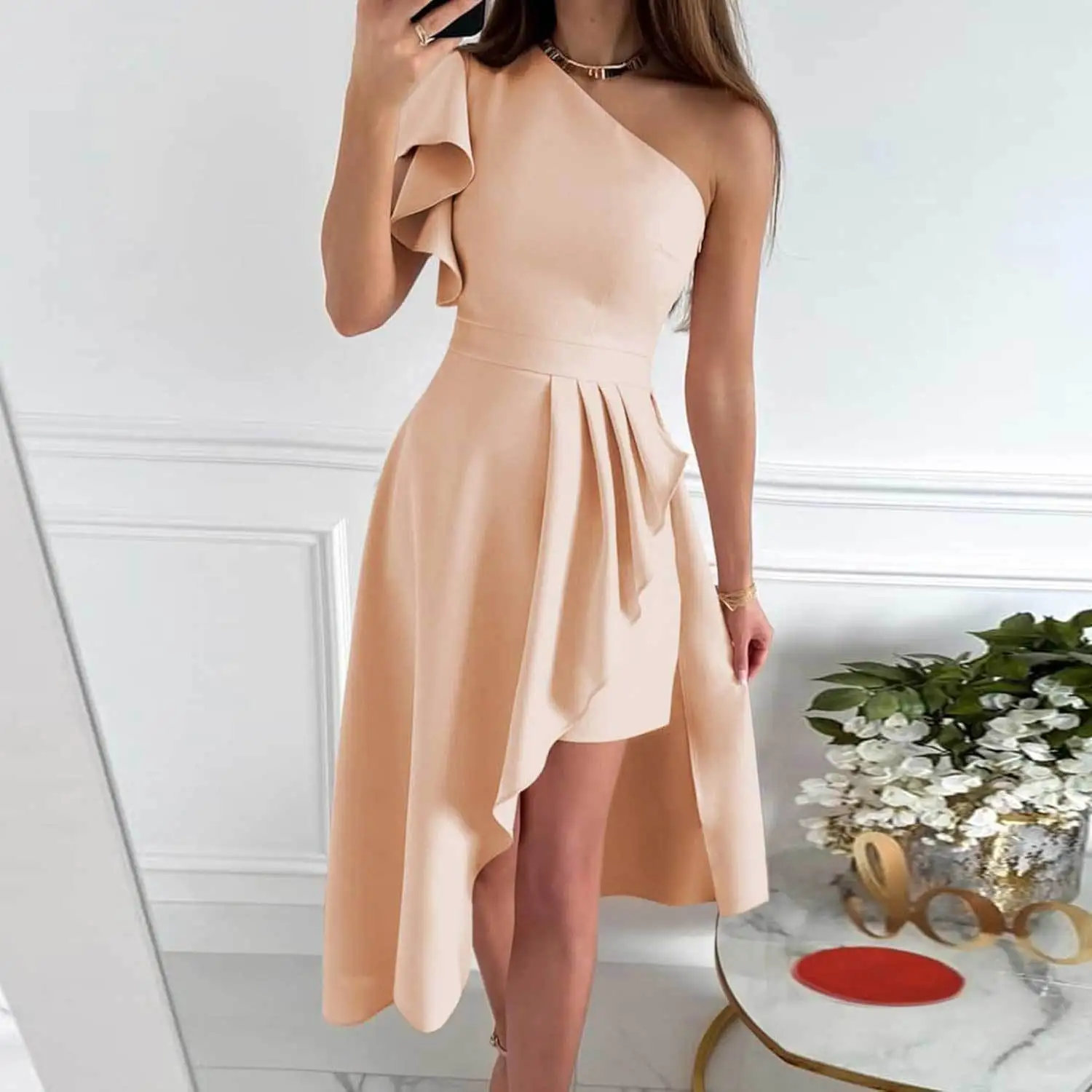 Рисунок 2 - Элегантное вечернее платье на одно