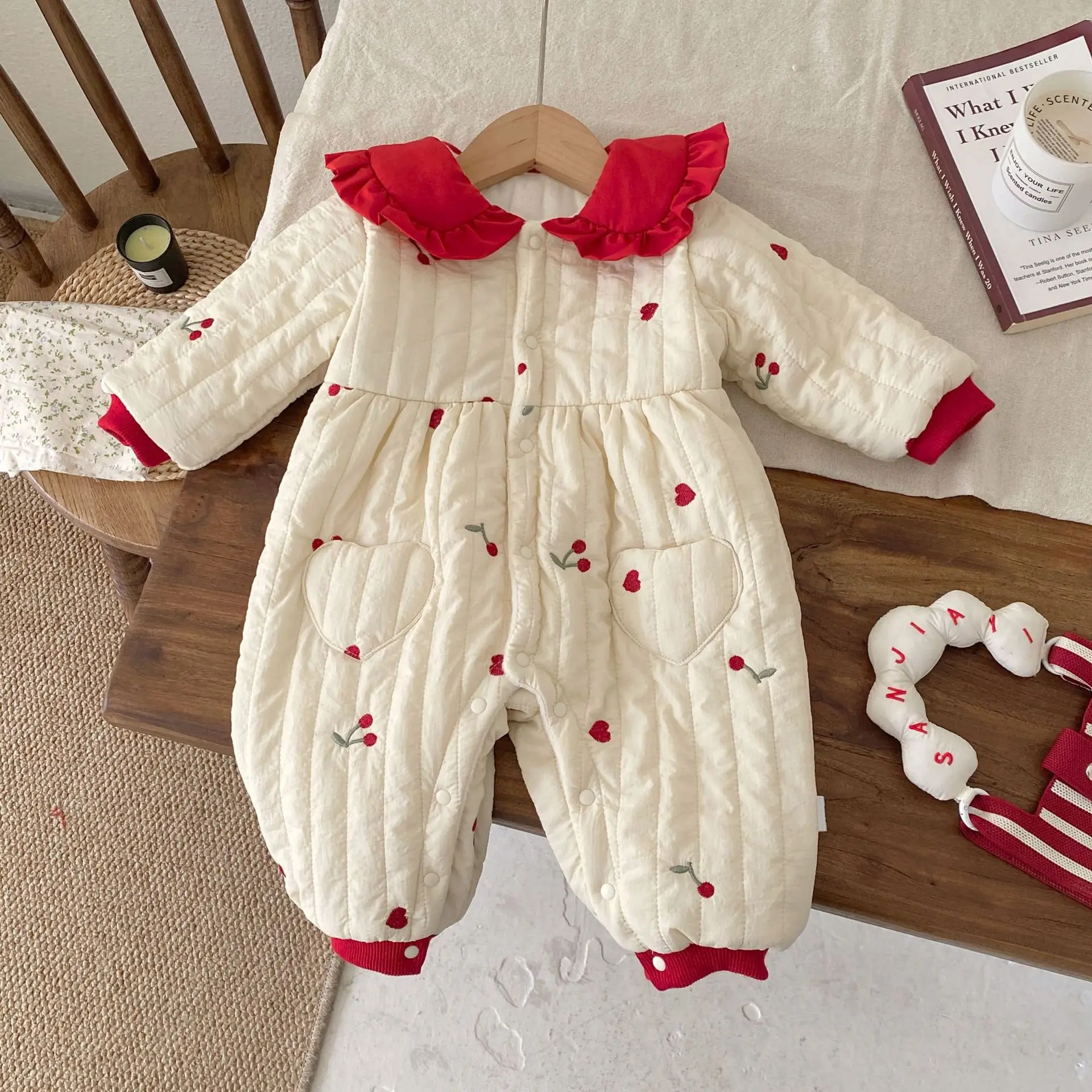 2025 Winter Baby Girls Rompers Infant Fleece Thickened Jumpsuits Cute Embroidered Newborn Girls Warm One Piece  Onesies Clothes
