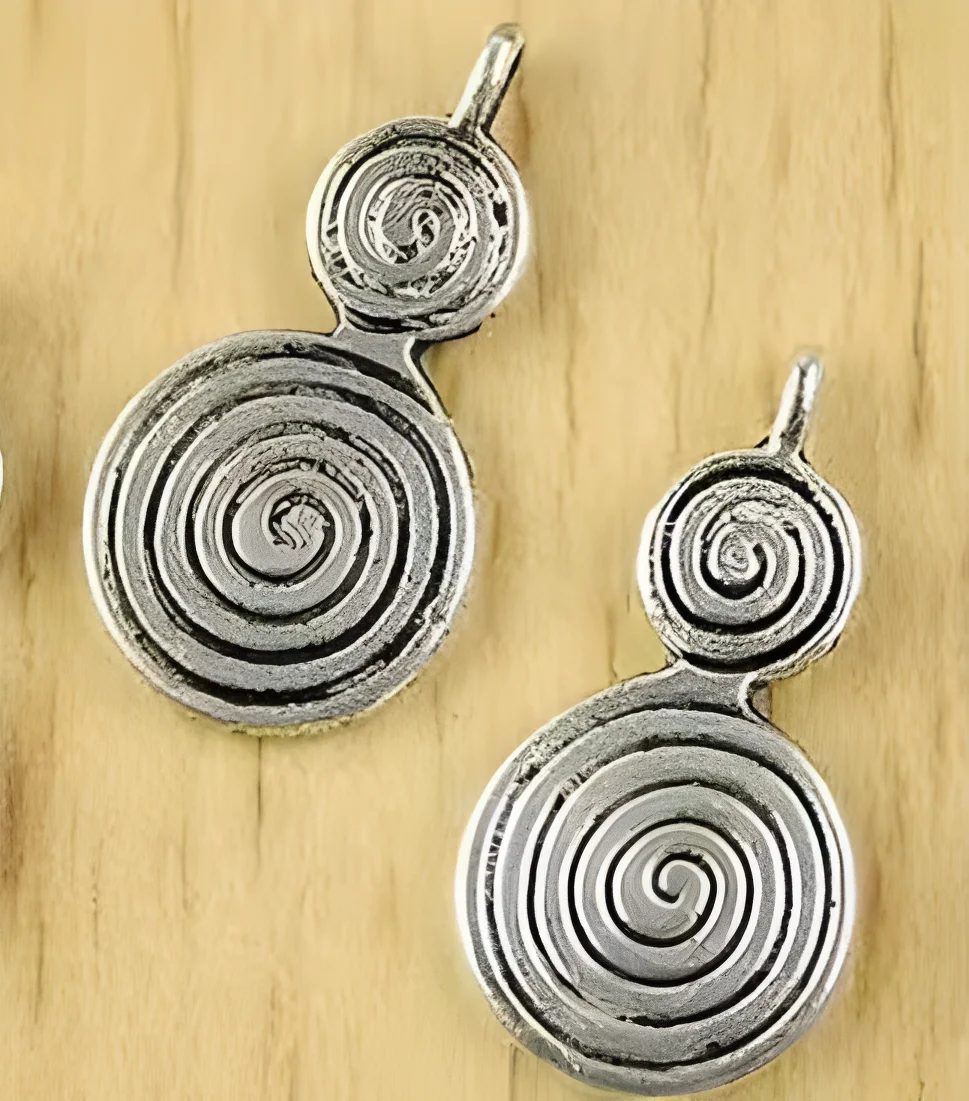 

20pcs 28x15mm, hole1.2mm Alloy matel tibetan silver 2sided swirl design charms HWH2686