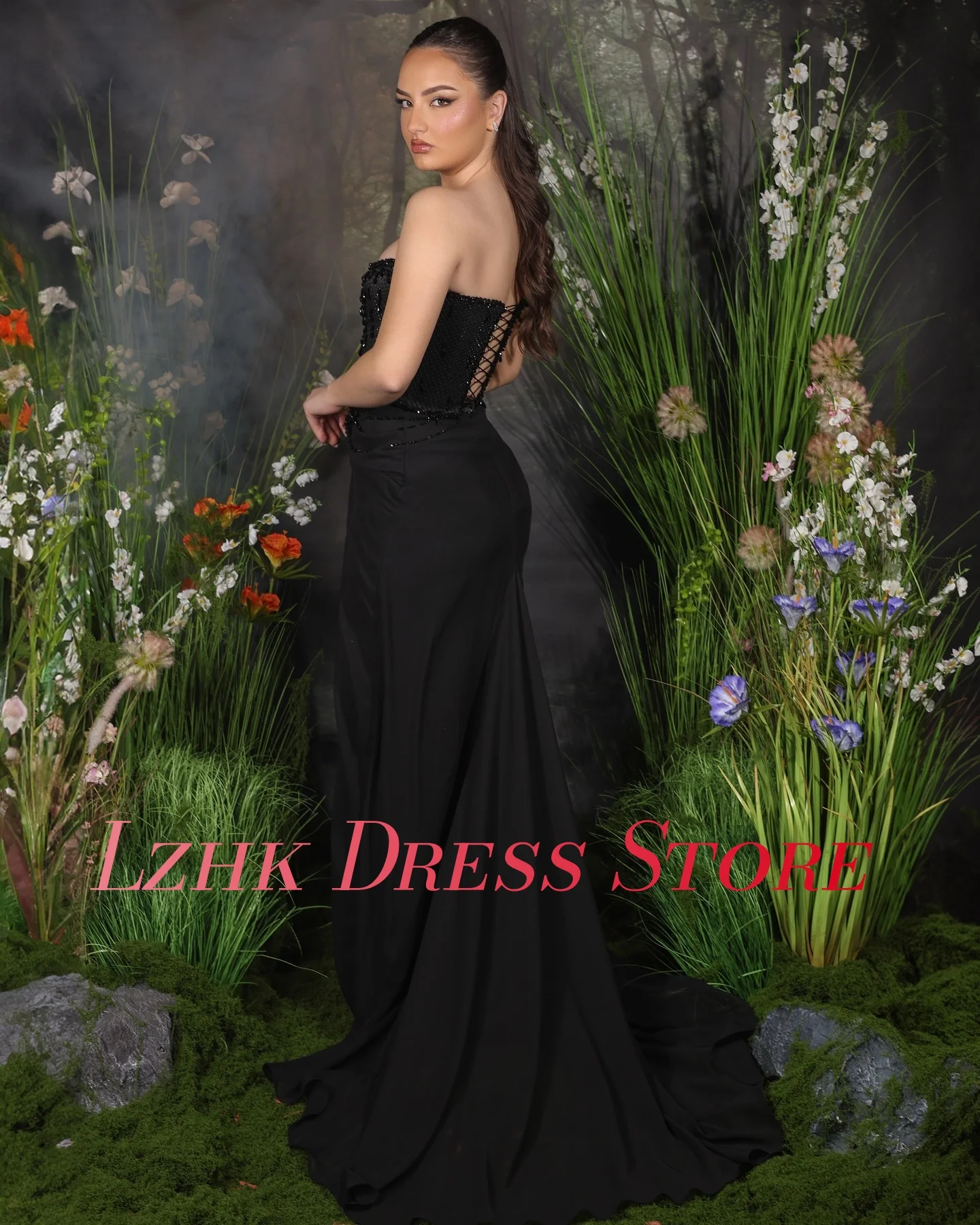 Aangepaste hoge kwaliteit Jersey A-lijn kristallen avondjurk Nieuwe mode mouwloze strapless vloerlengte beroemdheidsjurken