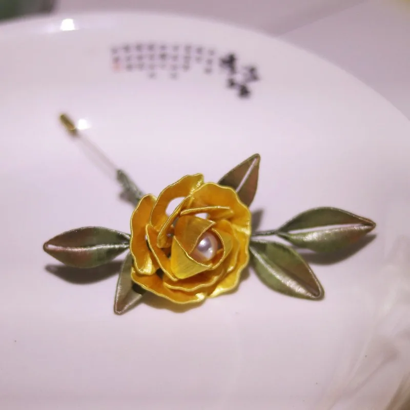 Peony Wrapped Silk Flower Brooch Vintage Royal Court Style Hanfu Accessory Cheongsam Corsage for Women Elegant Daily Wear Gift
