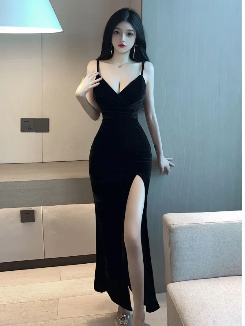 

2023 Summer Women's Sexy Temperament V-neck Low cut Velvet sling ceremonial dress Side Split Slim Wrap buttocks Long Dress UR6Y