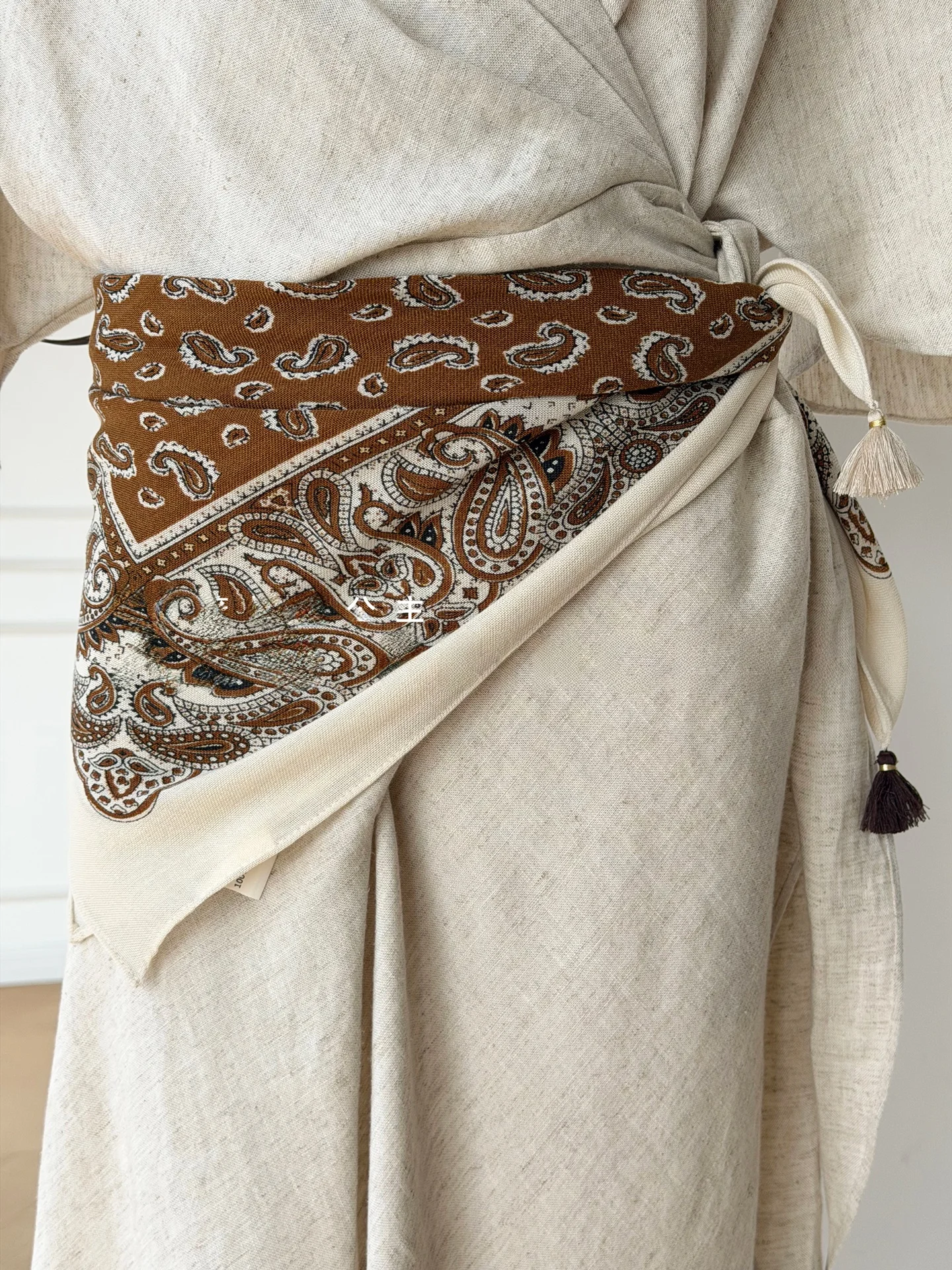retro-ethnic-style-women's-summer-multi-layered-scarf-waist-belt-travel-versatile-pendant-square-scarf-fashion-accessory
