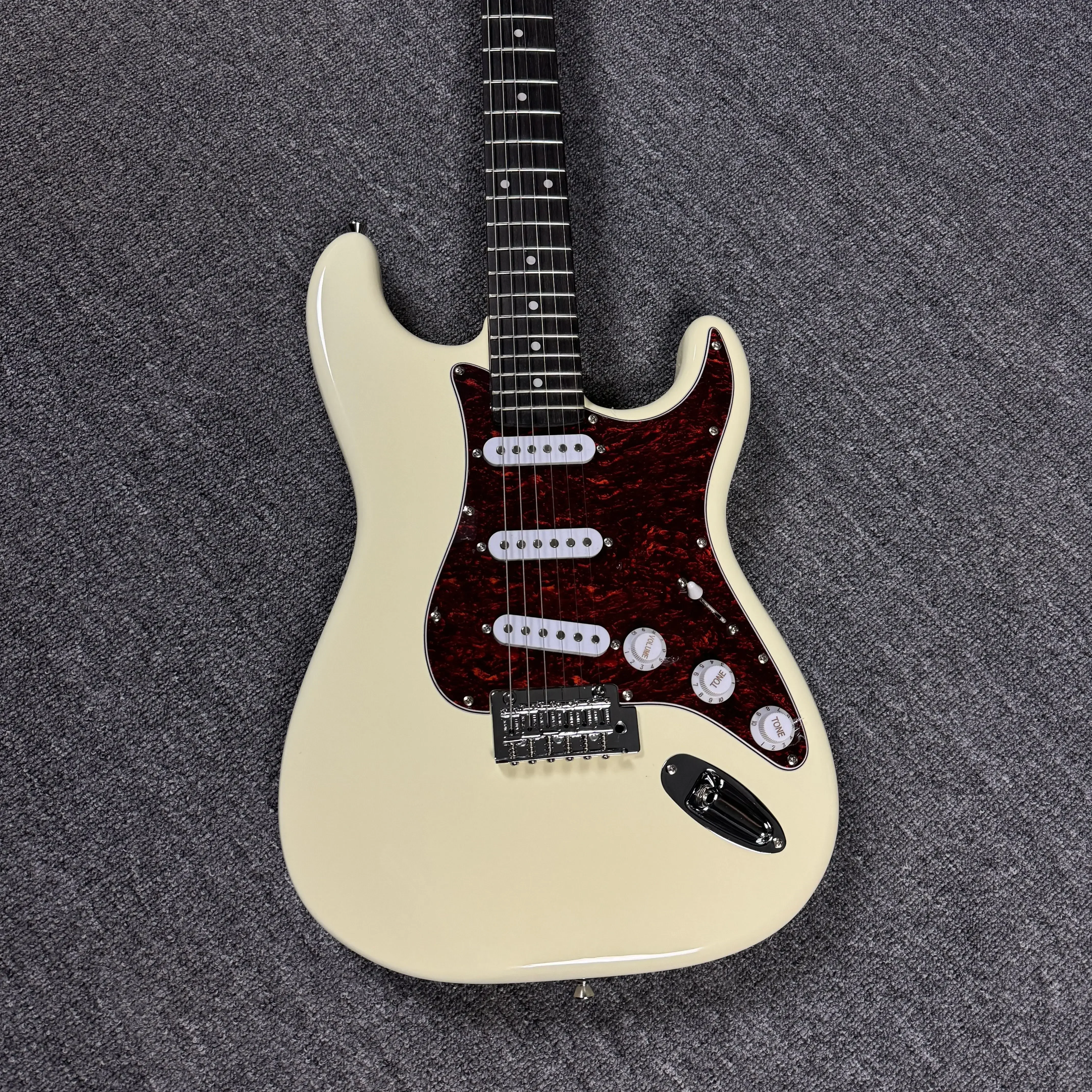 Kostenloser Transport Gelbe und rote ST-E-Gitarre, Griffbrett aus Palisander, Korpus aus Mahagoni,