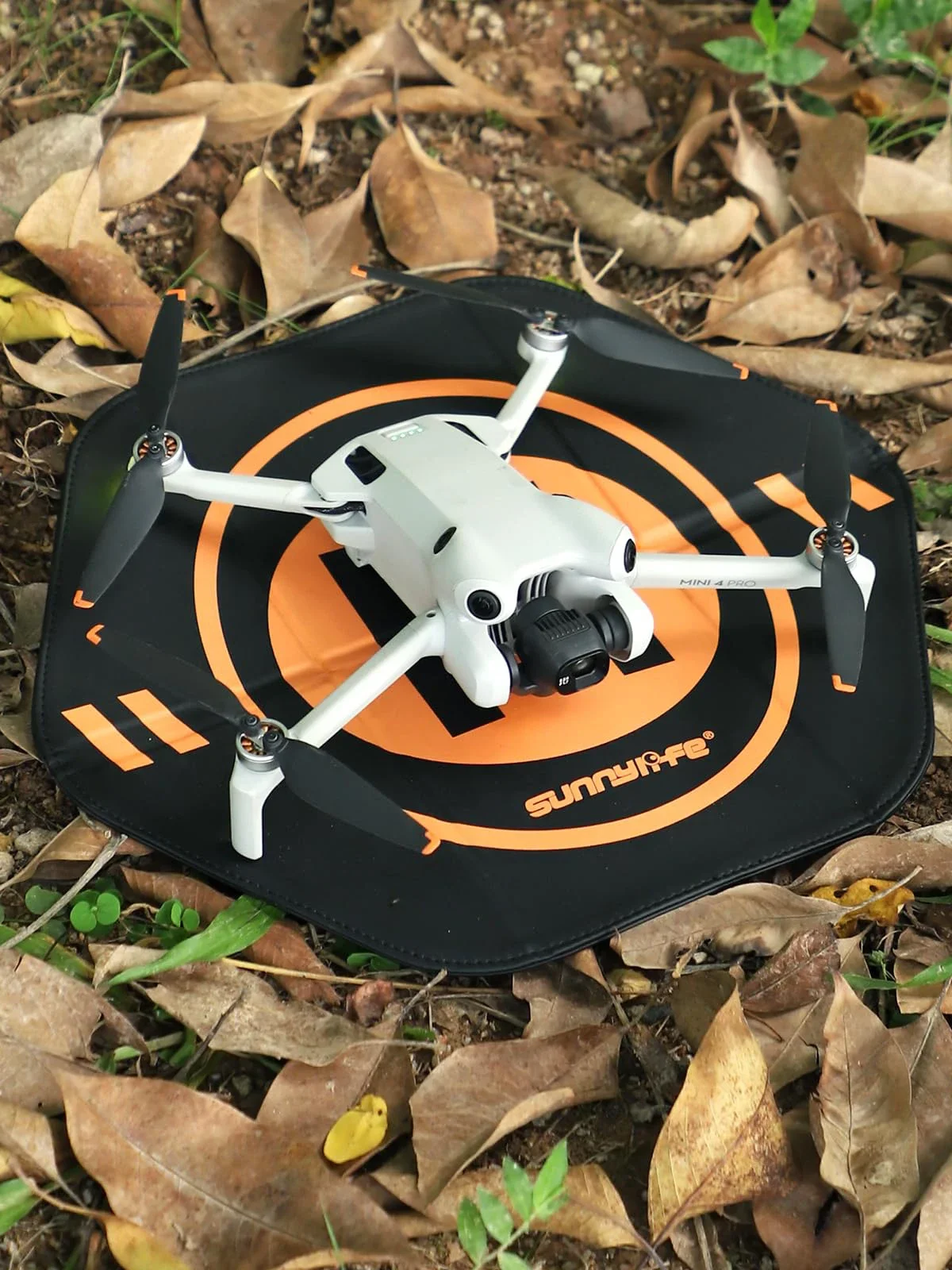 

Складная посадочная площадка для DJI NEO/Mini4Pro, для малых дронов, 35 см (оранжевая)