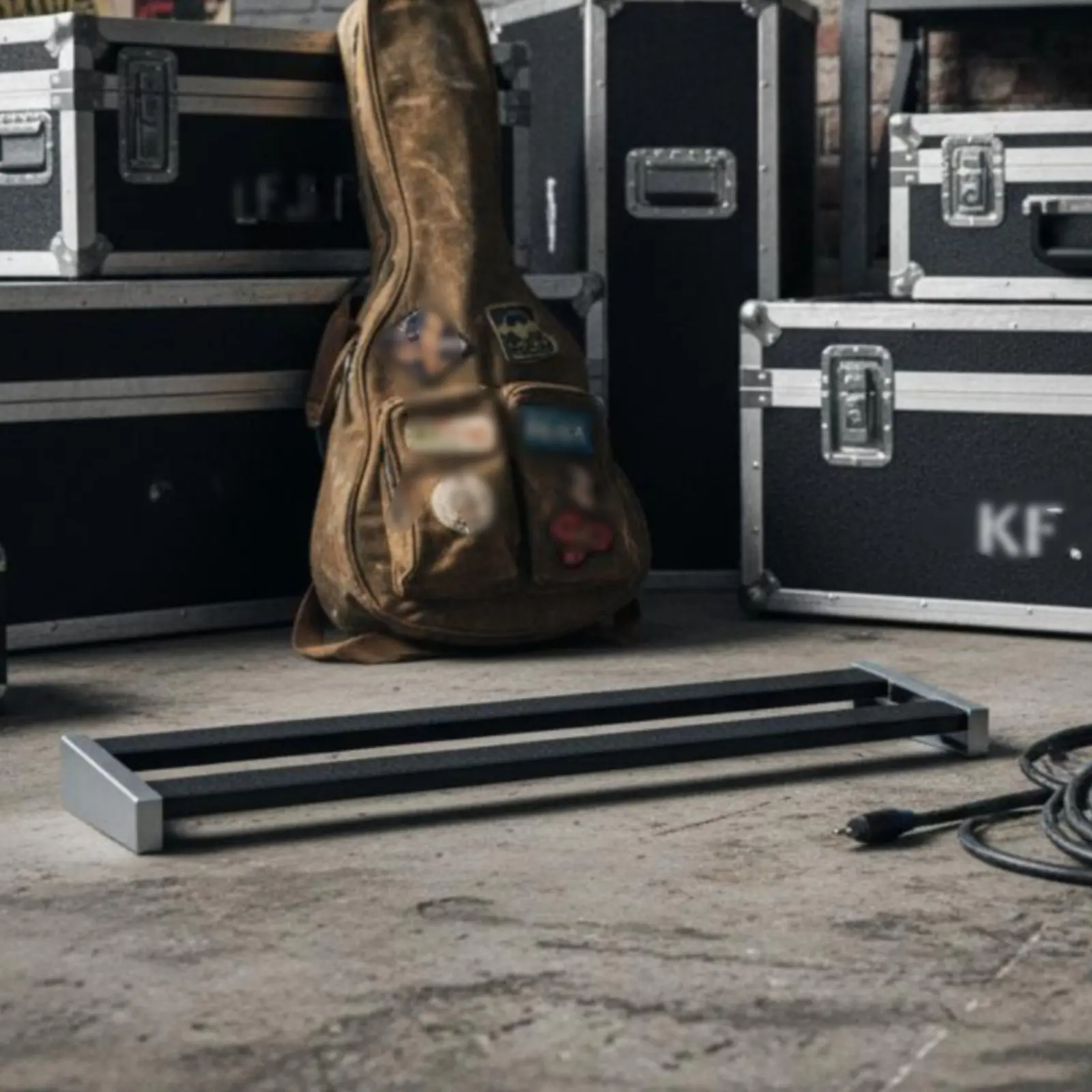Guitar Effects Pedalboard Portable Effects Pedalboard Aluminum Pedal Board Stand Cable Management Music Gear Storage Anti-Slip