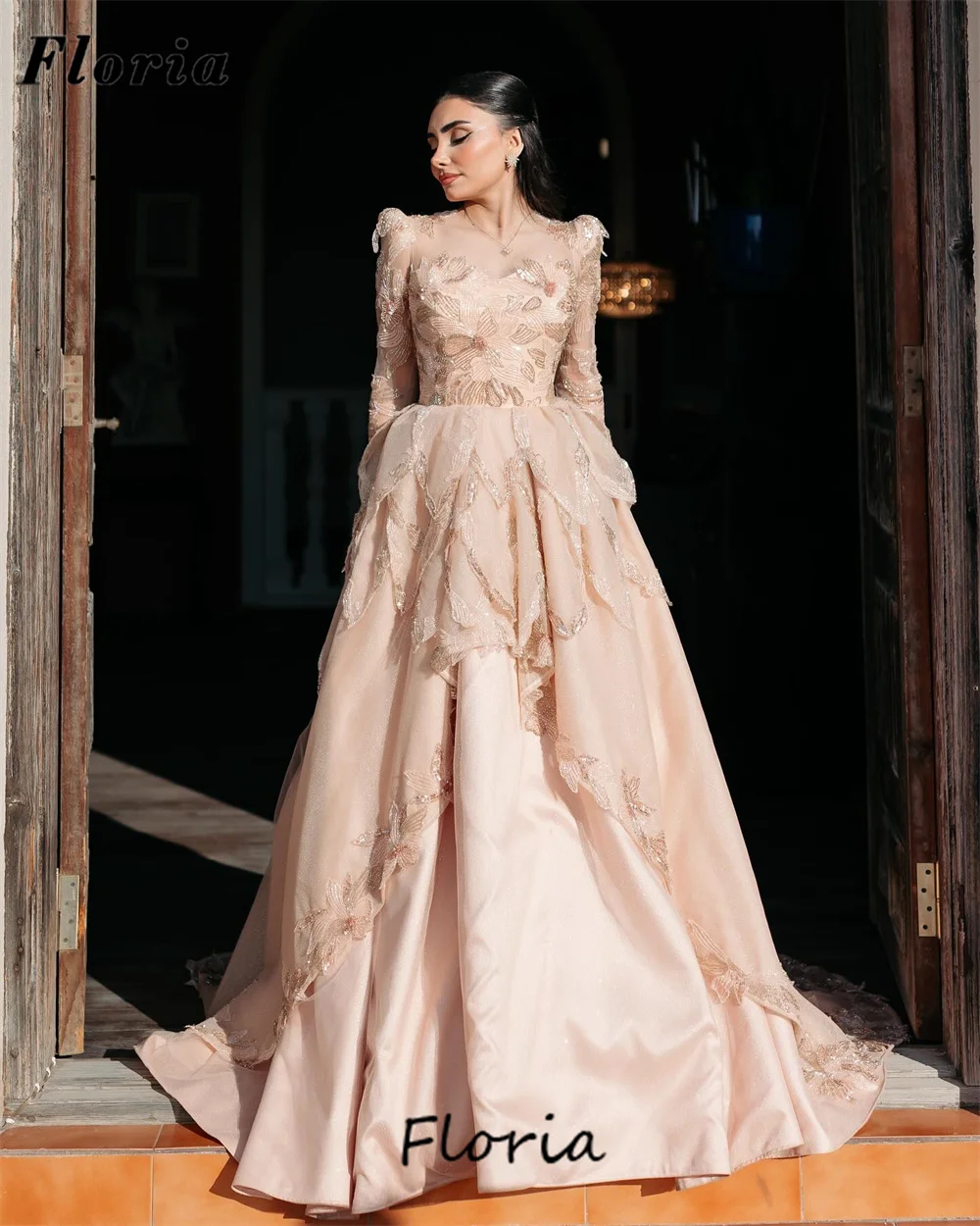 

Arabic Champagne Long Sleeves Evening Dresses Aline Long Train Wedding Party Gowns Beaded Prom Customized Dress Robes De Soiree