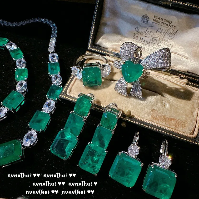 2023 New Luxury 925 Sterling Silver Tourmaline Emerald Gemstone Jewelry Set Women Vintage Wedding Engagement Bridal Accessories