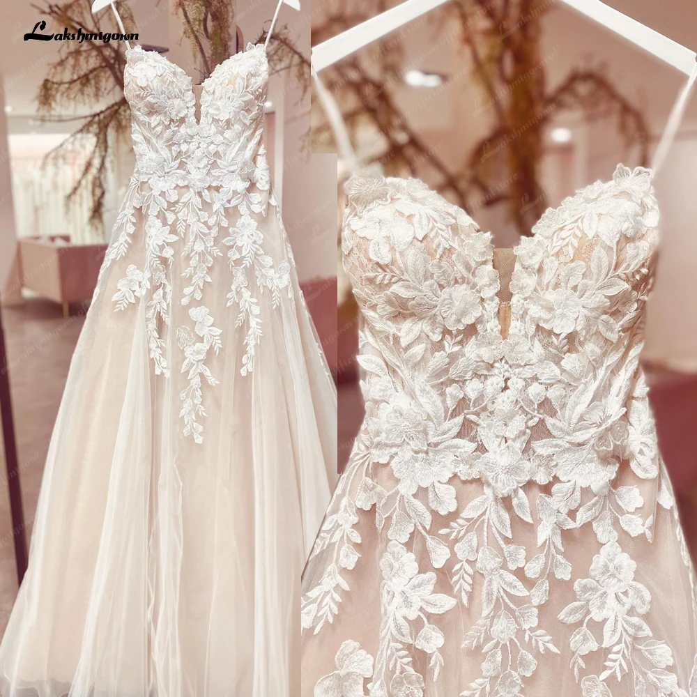 fitted lace wedding dress Amazon.com: David's Bridal main image 0