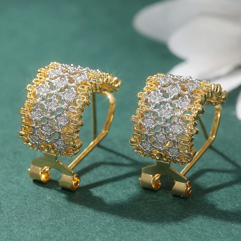 Italian Texture Synthetic White Cubic Zirconia Hollow Hoop Clip Earrings Vintage Court Style Light Luxury High-end Earrings