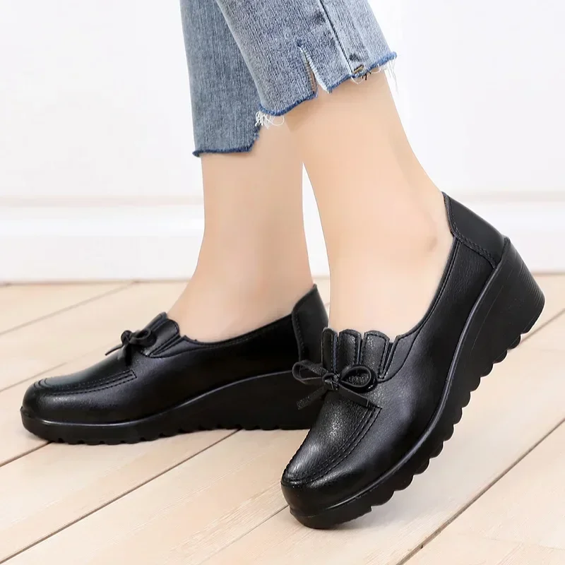 Spring Autumn Women's Loafers Fashion Women's Wedges Shoes Woman Genuine Leather Comfortable Casual Shoes Mother High Heels Shoe
