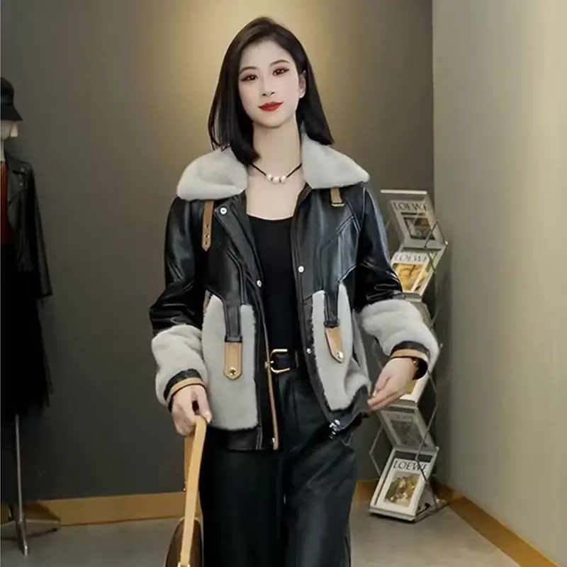 

2025 New Winter Women Thickened Faux Leather Jacket Short Silver Blue Mink Fur Coat Fashion