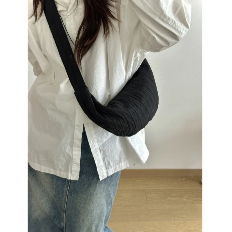 

2025 New Black Casual Crossbody Chest Bag Korean Student Commuting Canvas Hobos Bags