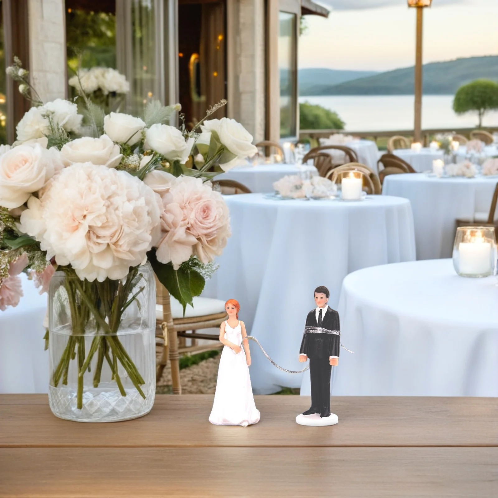 

Bride and Groom Cake Topper Resin Wedding Decoration Romantic Couple Figures for Wedding Party Celebration Decorative Accessory