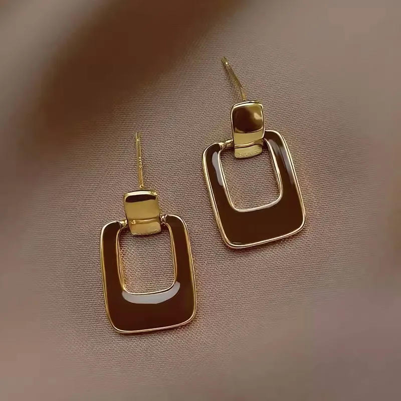 Vintage hohle braune quadratische Tropfenohrringe für Frauen, Geometrie, Metallohrringe, Trend, klassischer Damen-Hochzeitsschmuck – Detail 5