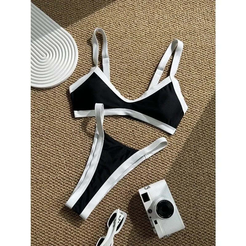 2026 2026 Sexy Red Contrast Bikini Set Women Halter Push Up Bra Pleate Thong Swimsuit Brazilian Beach Bathing Suit Holiday Swimw