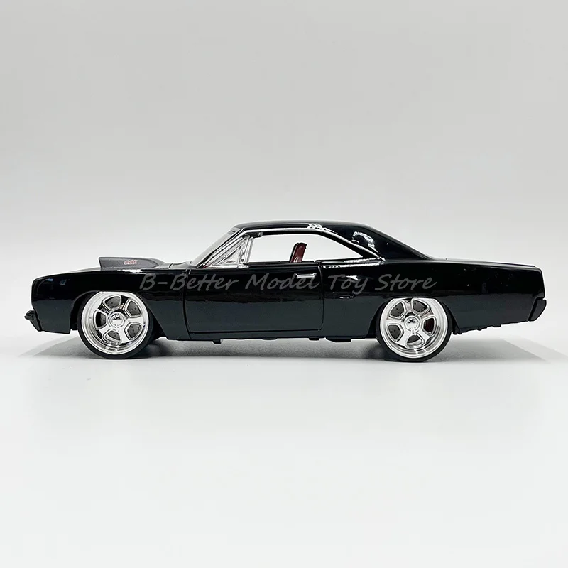 1:24 Diecast Car Model Toy Plymouth Road Runner Vehicle Replica Collector Edition