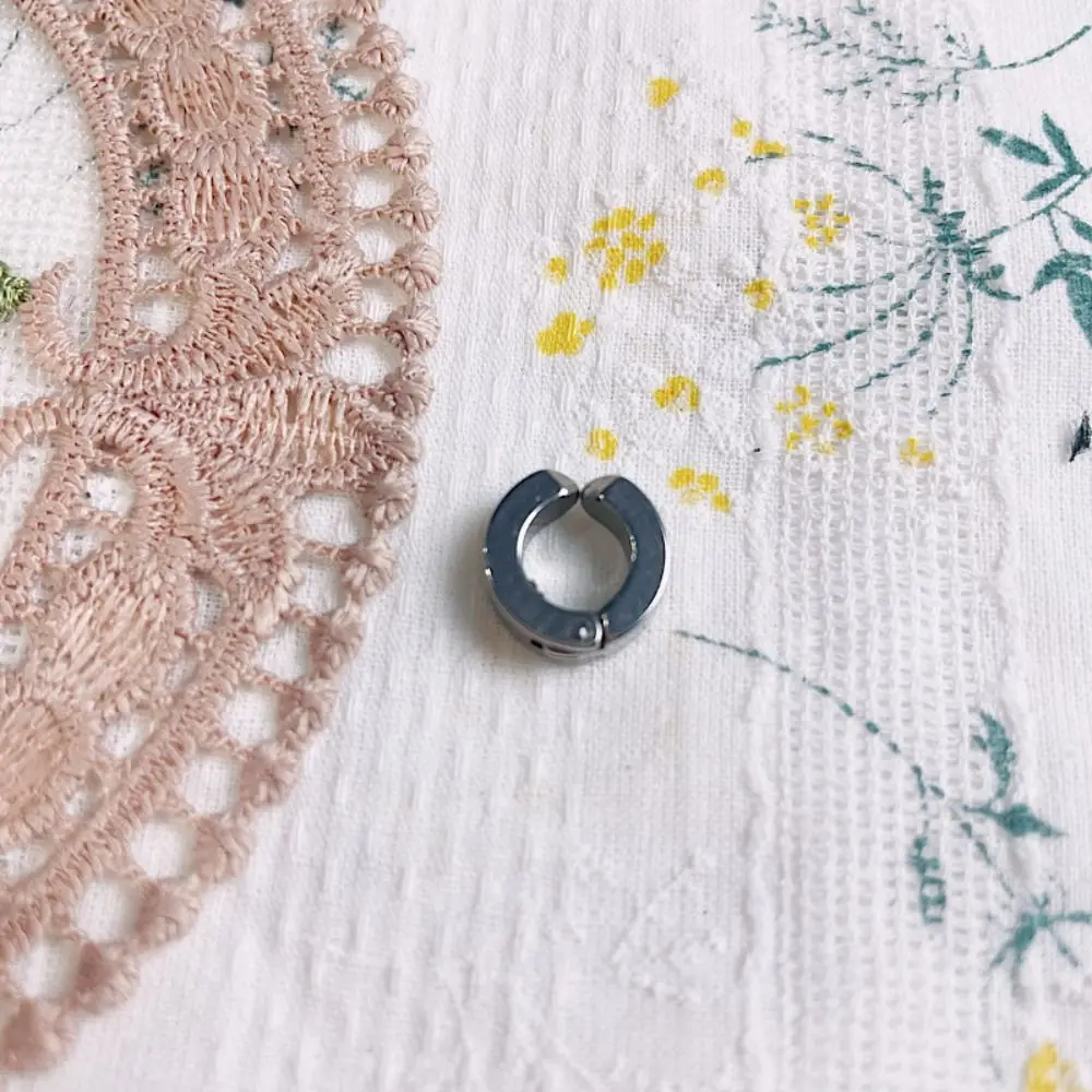 

Hexagram Doll Jewelry Ear Clip Personalized Silver Doll Stud Earrings Chain Mini Black Plush Doll Earring