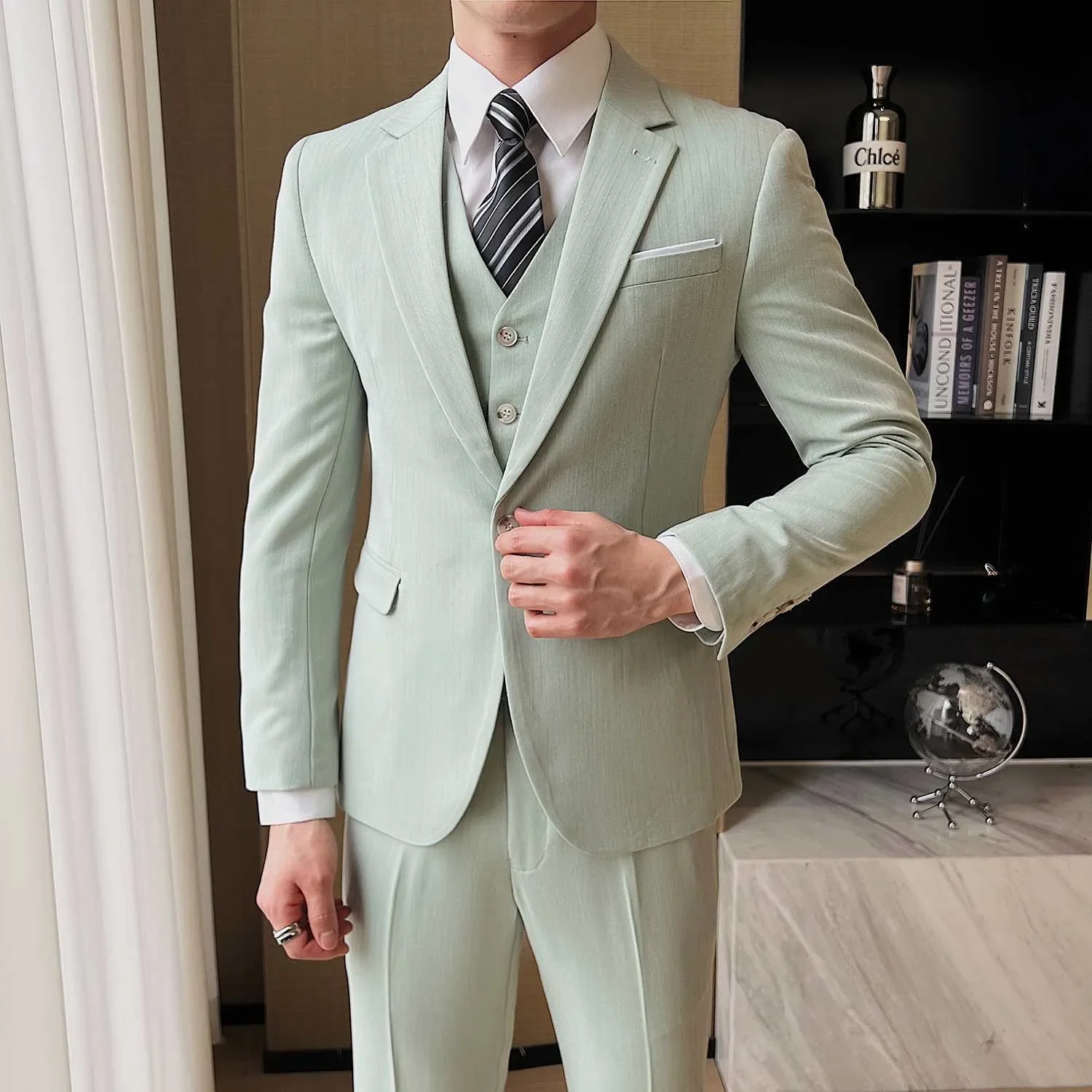 

65 Small fresh milk green suit men's spring and summer thin 2024 British style slim drape handsome suit men's suit